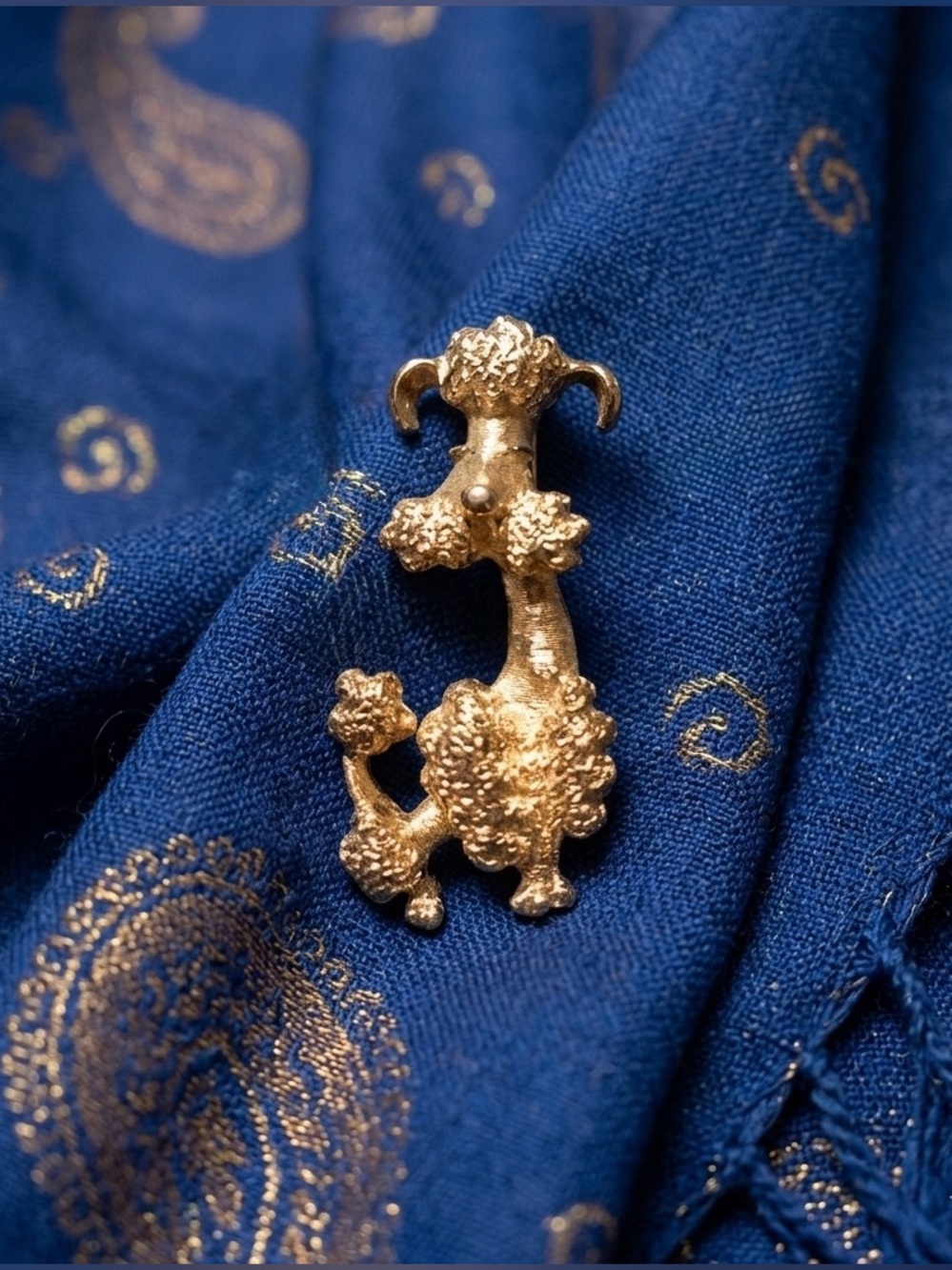 AVON Women's Brooch Pin Vintage1972 Whimsical French Poodle Brushed Gold Tone